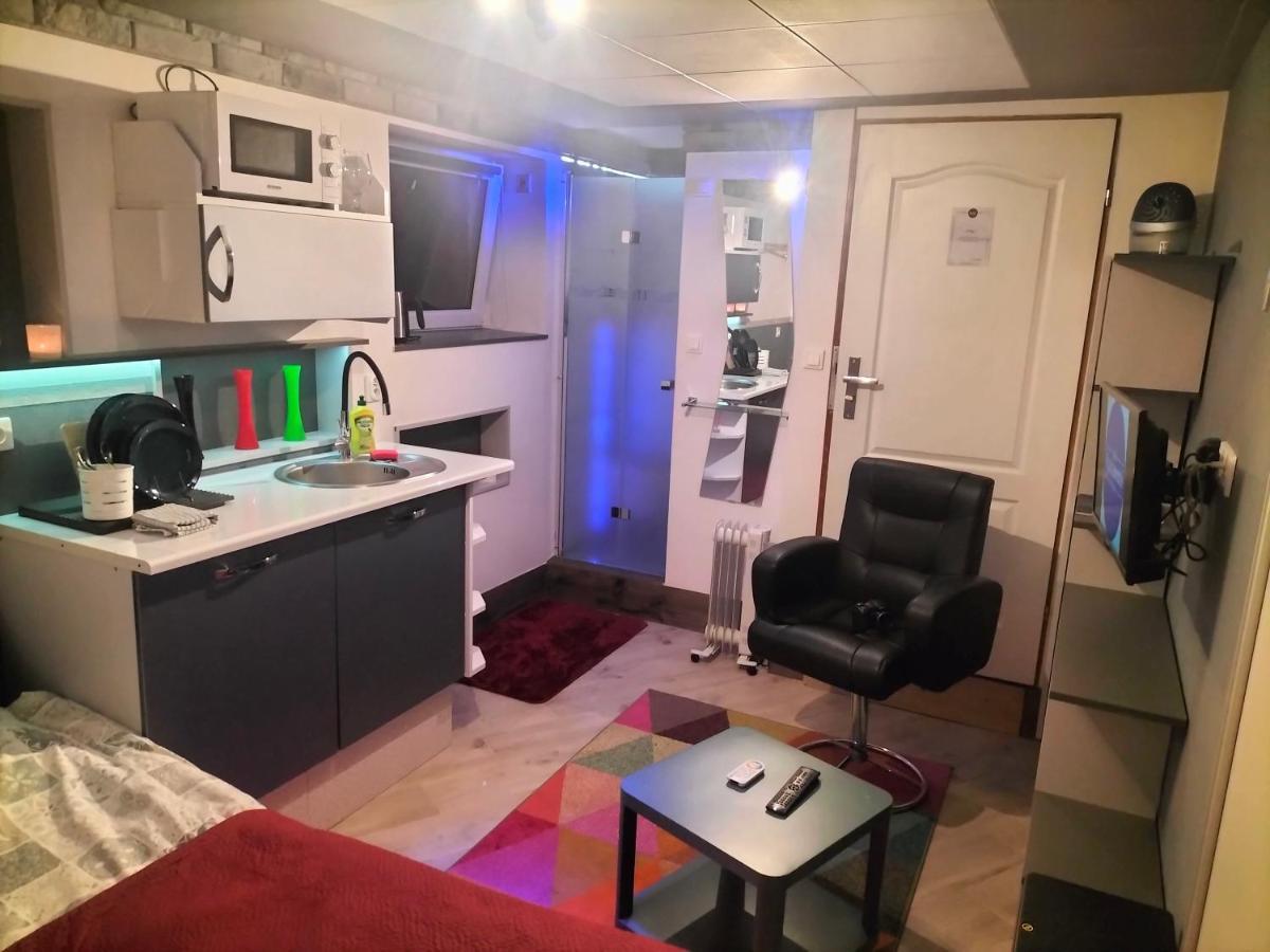24H Gdynia Mini Apartamenty Na Kod Dostepu & Free Parking & No Keys Esterno foto