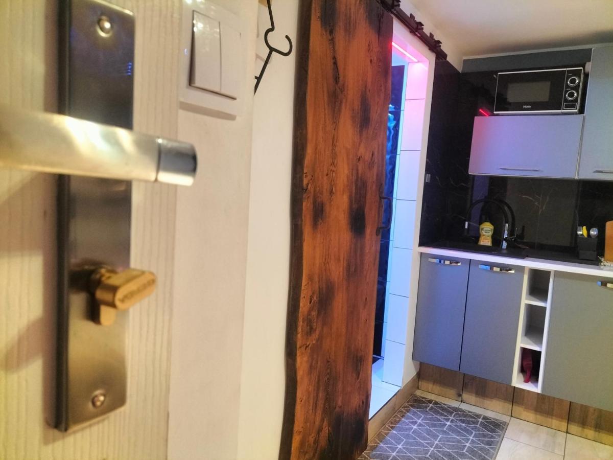 24H Gdynia Mini Apartamenty Na Kod Dostepu & Free Parking & No Keys Esterno foto